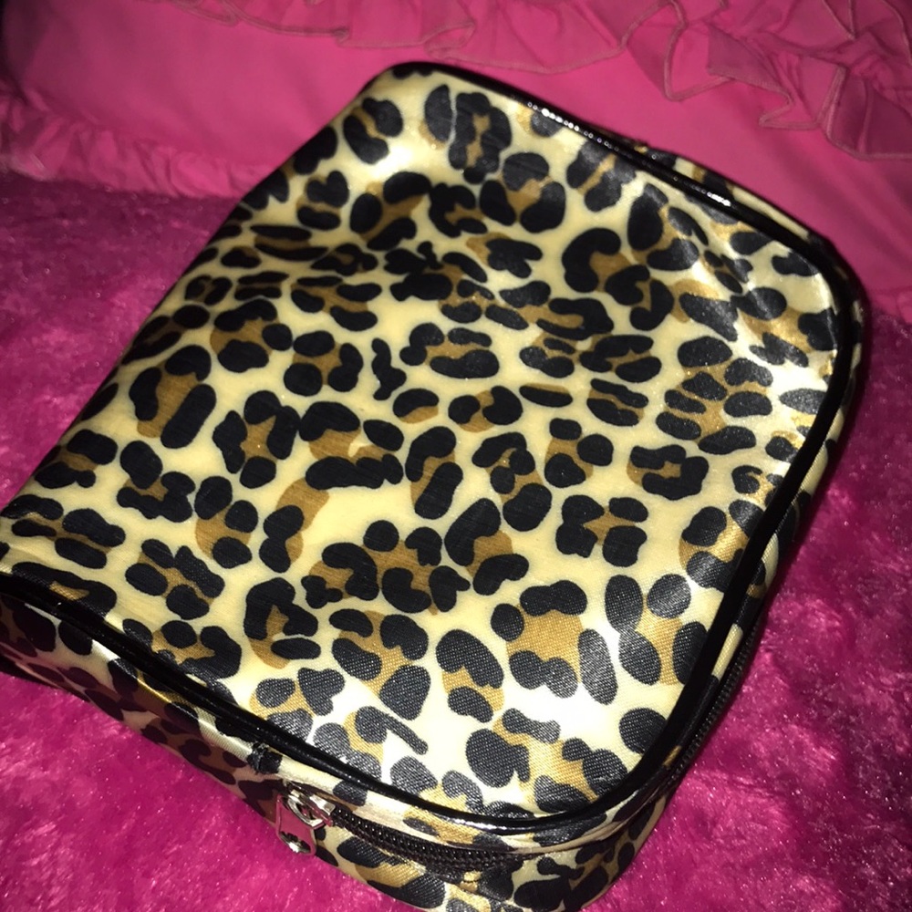 Makeup Bag!💕👠